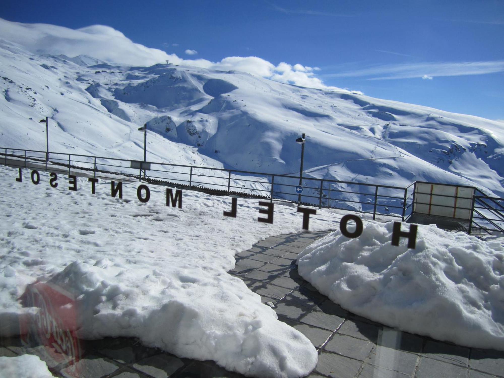 Hotel Montesol Arttyco Sierra Nevada Exteriör bild