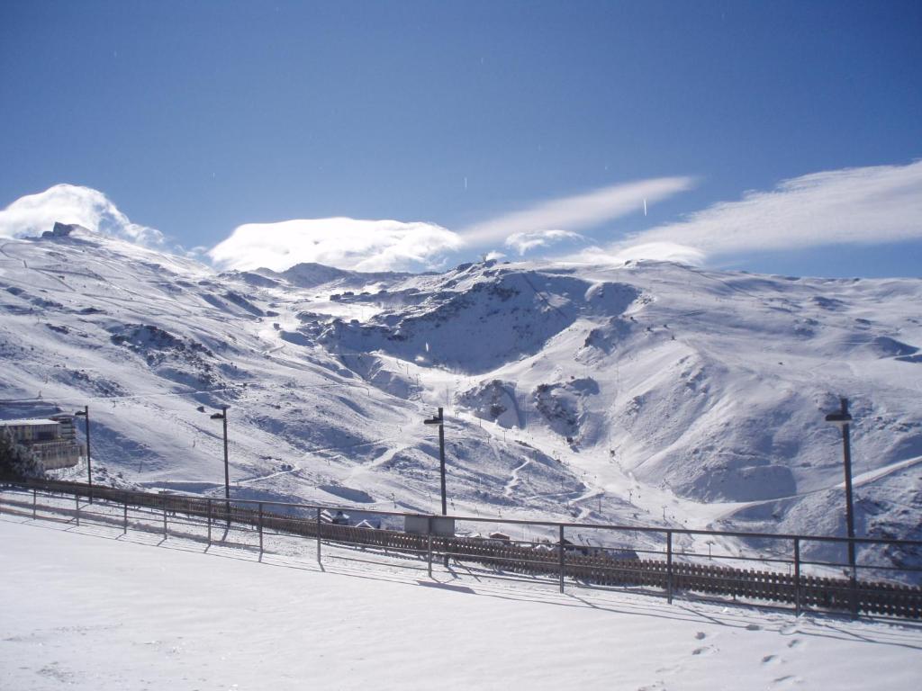 Hotel Montesol Arttyco Sierra Nevada Exteriör bild